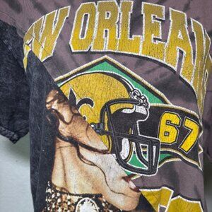 Custom Vintage New Orleans Saints Graphic Tee – Size XL